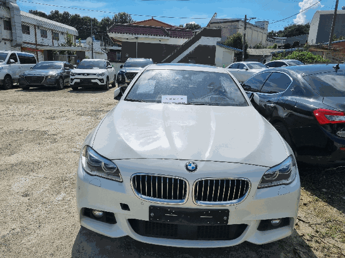 BMW 528i