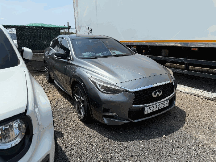 INFINITI Q30