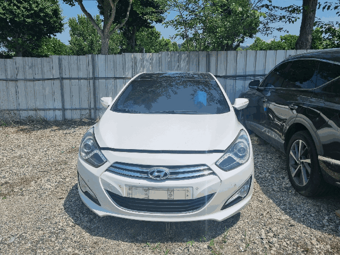 i40 Saloon