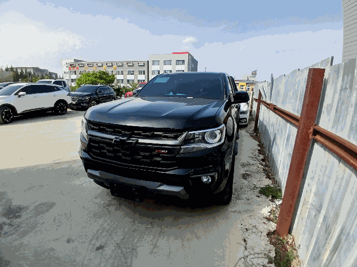 CHEVROLET COLORADO AWD