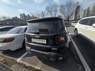짚 레니게이드 2.4 현황 사진 5