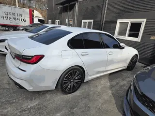 BMW 320i 현황 사진 4