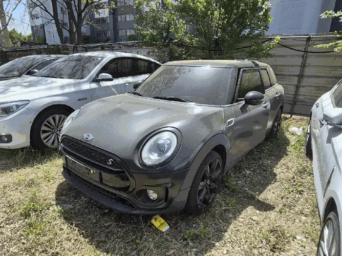 MINI Cooper Clubman