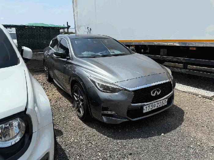 INFINITI Q30