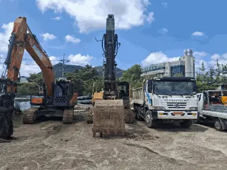 굴착기 현황 사진 1