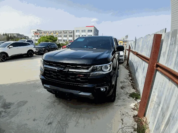 CHEVROLET COLORADO AWD