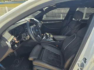 BMW 530i xDrive M sport Package Plus 현황 사진 4