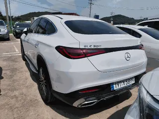 Mercedes-Benz GLC 300 4MATIC Coupe 현황 사진 4