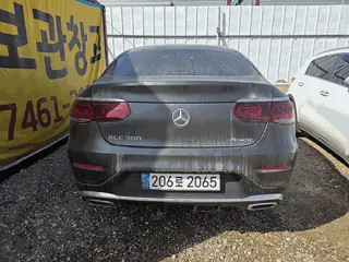 Mercedes-Benz GLC300 4MATIC Coupe 현황 사진 3